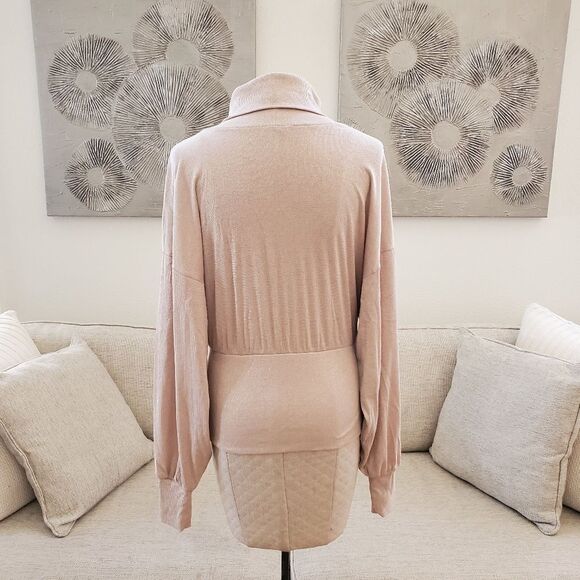 ✨ FREE PEOPLE ✨ Glam Metallic Shimmer Turtleneck Sweater - [Medium in Champagne] - Picture 9 of 13